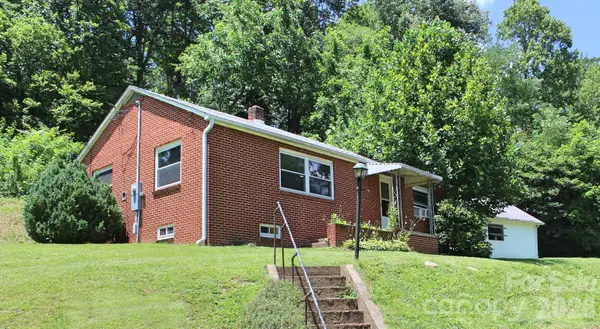 882 Poison Cove Road, Clyde, NC 28721