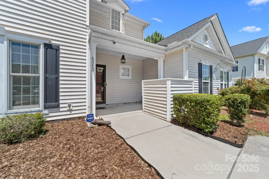 4313 Eaves Lane, Charlotte, NC 28215 - Image #3