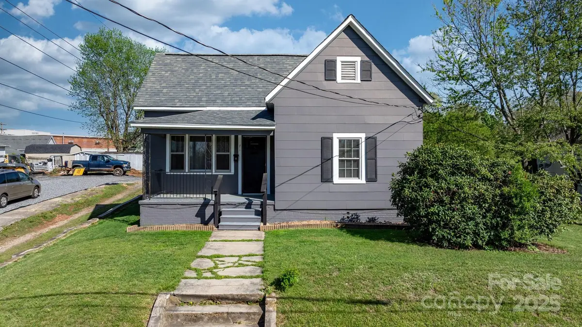 71 14th Street Se, Hickory, NC 28602 - Image #1