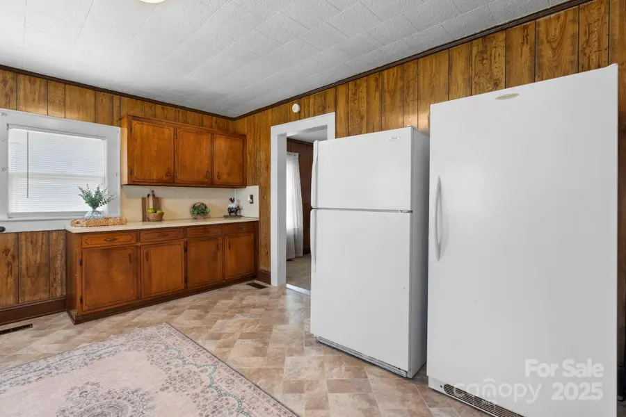 71 14th Street Se, Hickory, NC 28602 - Image #2