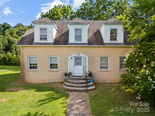 1 Dead End Drive, Flat Rock, NC 28731