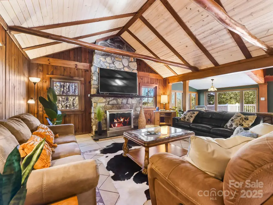 20 Fairview Heights Drive, Hendersonville, NC 28739 - Image #2