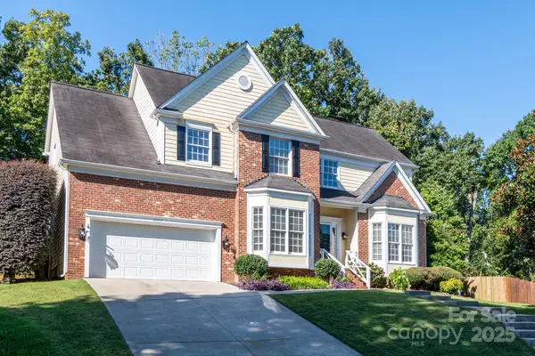 6207 Glencairn Court, Charlotte, NC 28269