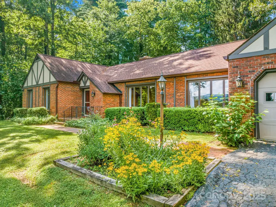 119 Yardley Court, Hendersonville, NC 28739 - Image #2