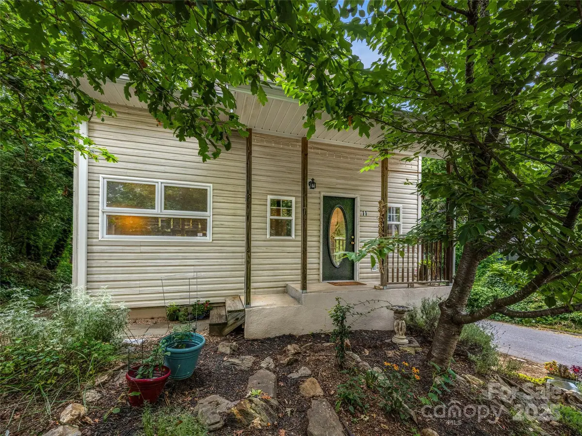 11 Pinewood Road, Asheville, NC 28805 - Image #1