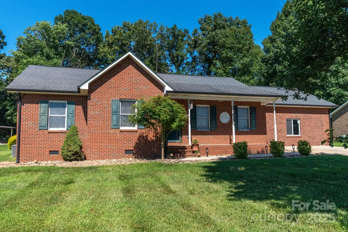 116 Green Meadow Lane, Statesville, NC 28625 - Image #1