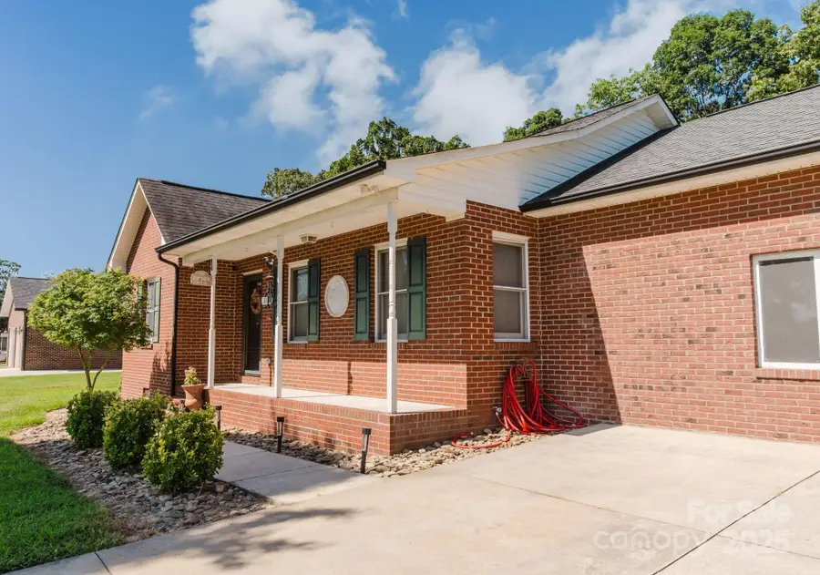 116 Green Meadow Lane, Statesville, NC 28625 - Image #3