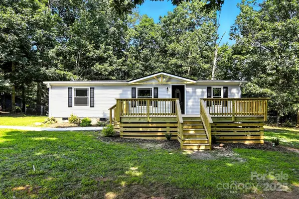 2734 Orangewood Lane, Newton, NC 28658