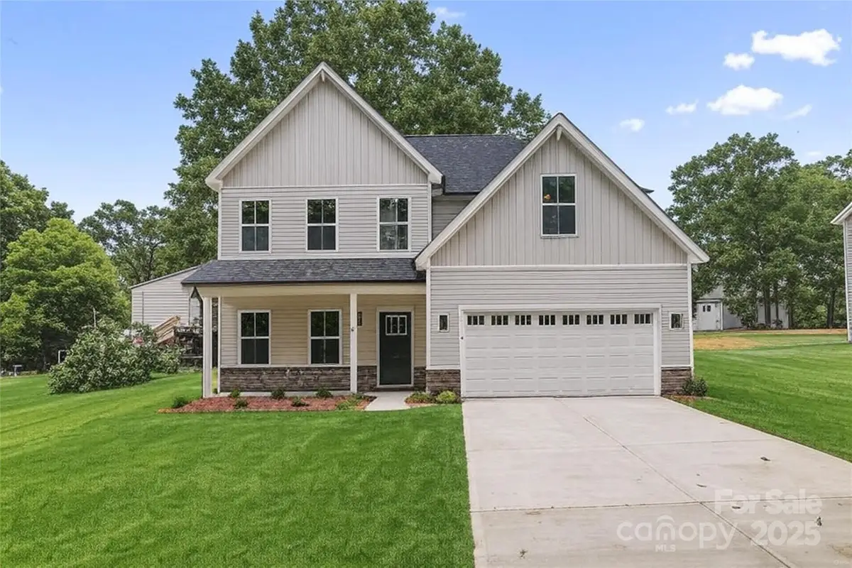 329 Henderson Circle, Harrisburg, NC 28075 - Image #1