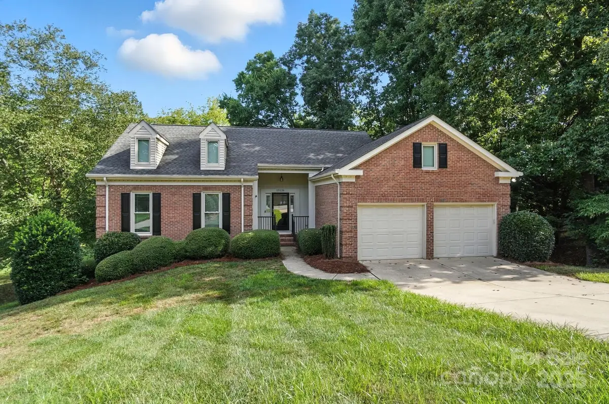 15126 Stonegreen Lane, Huntersville, NC 28078 - Image #1