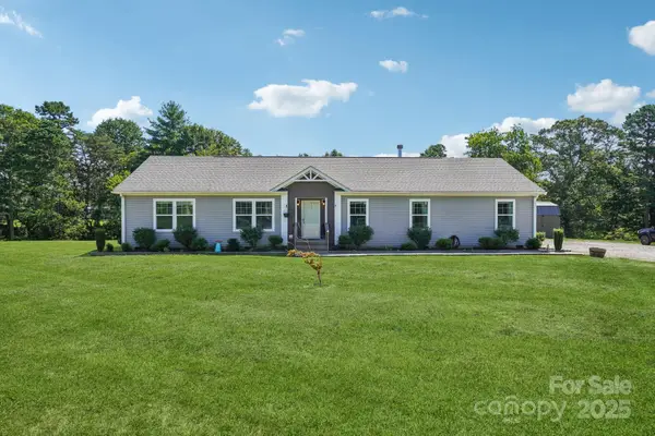 213 Big Oak Road, Hendersonville, NC 28792