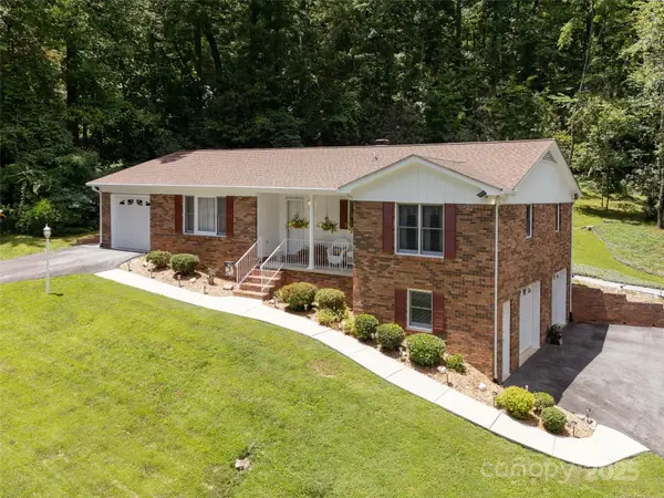 149 Long John Drive, Hendersonville, NC 28791