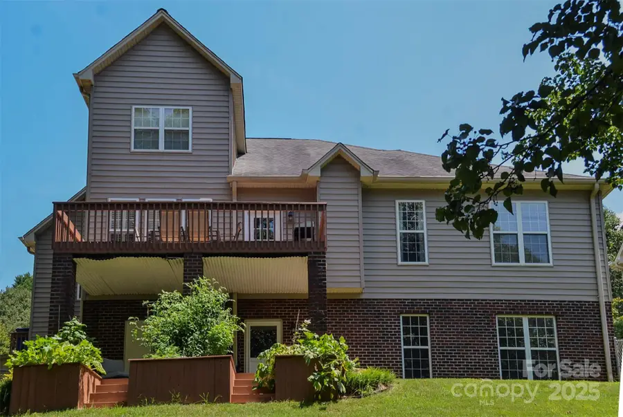 5665 Gold Creek Bay Drive, Hickory, NC 28601 - Image #2