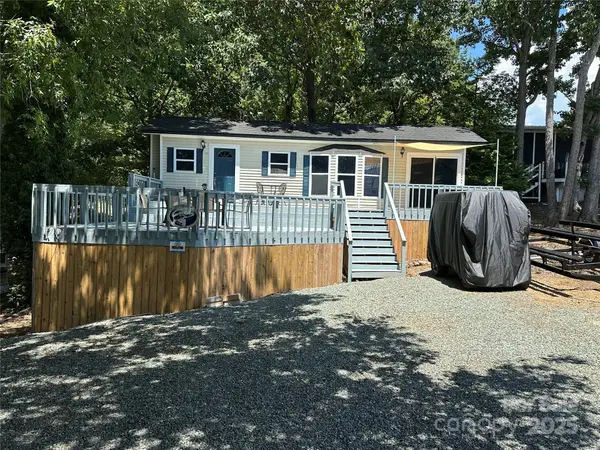 112 N Cardinal Drive, New London, NC 28127