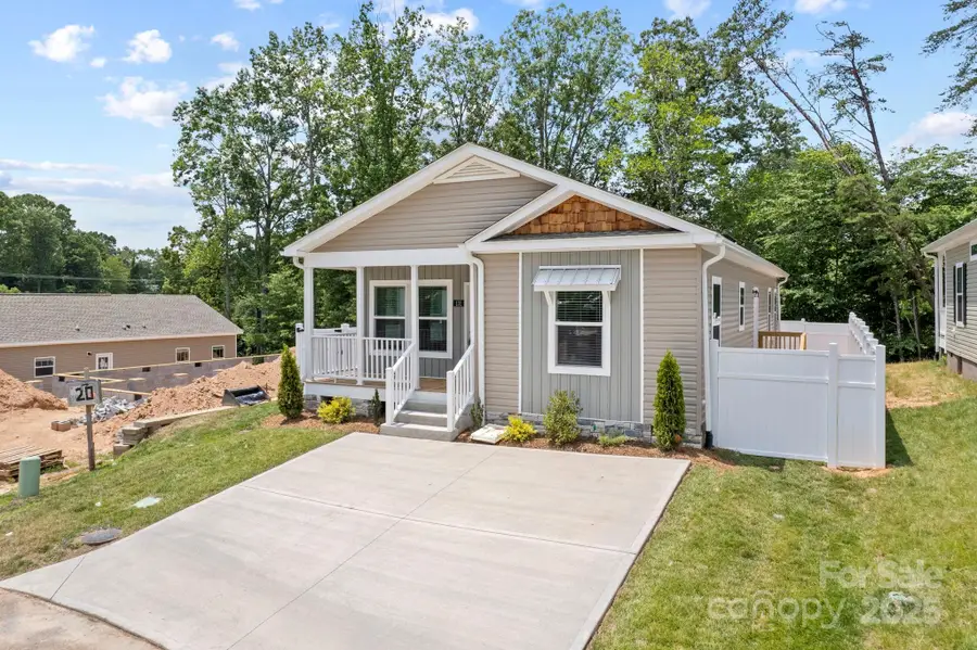 131 Bellamy Road, Asheville, NC 28806 - Image #2