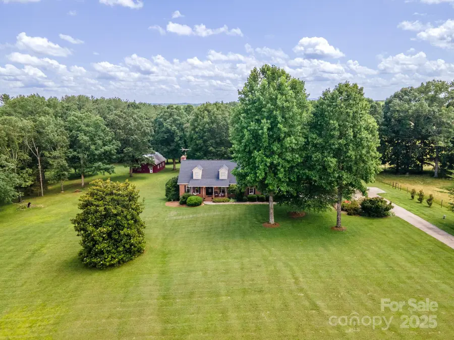 5567 Quail Creek Drive, Granite Falls, NC 28630 - Image #2