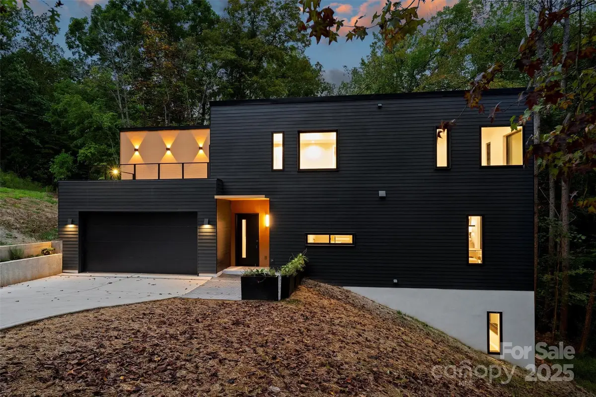 801 Autumnwood Lane, Charlotte, NC 28213 - Image #1