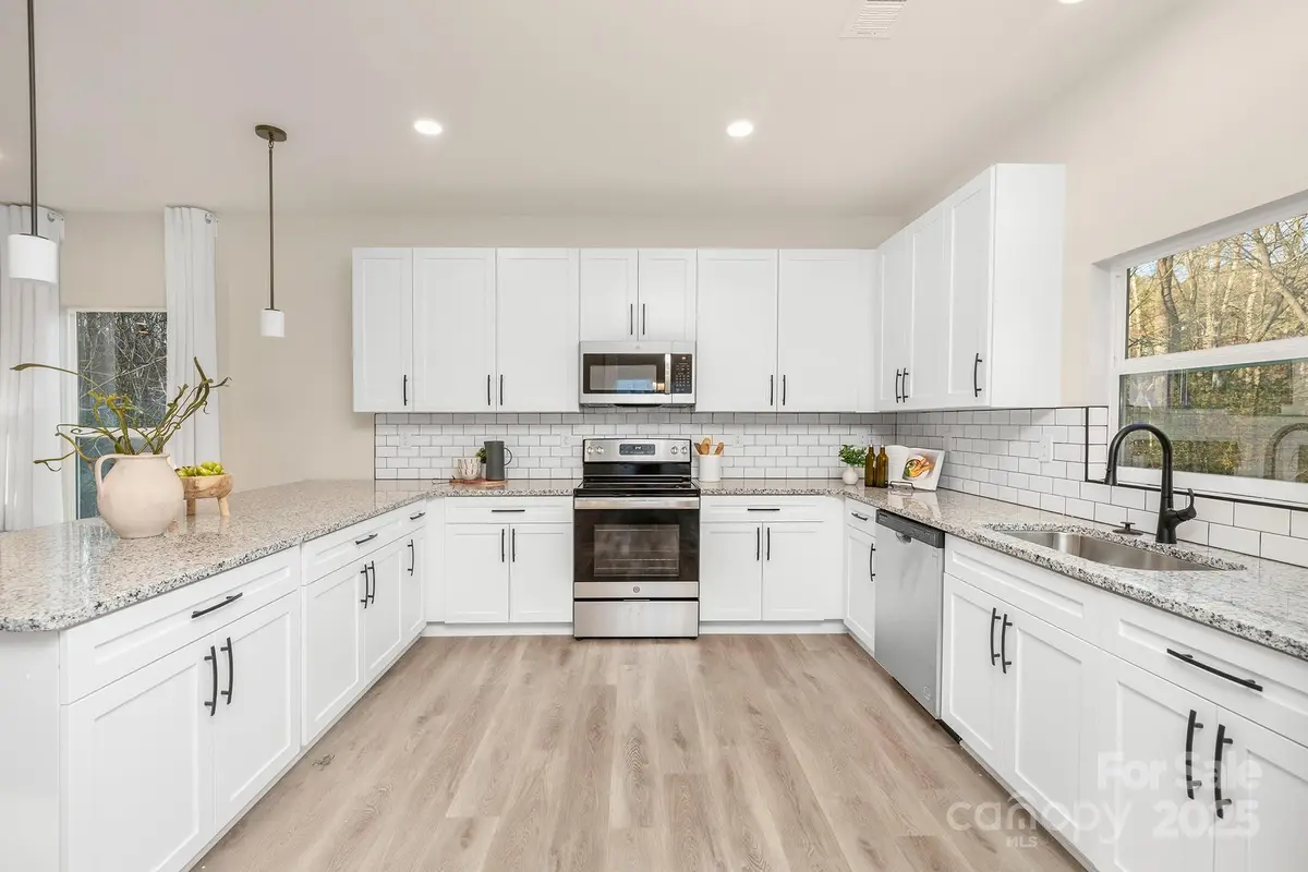 804 Plaza Walk Drive, Charlotte, NC 28215 - Image #1