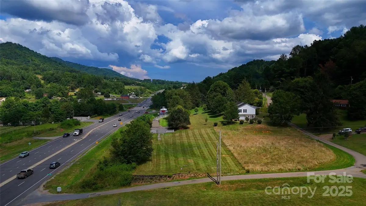 81 River Look Drive, Burnsville, NC 28714 - Image #1