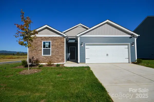 15 Shorthorn Road, Fletcher, NC 28732