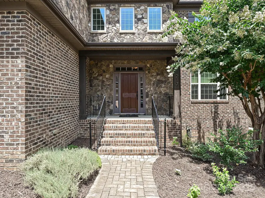 217 Hillandale Drive, Charlotte, NC 28270 - Image #2