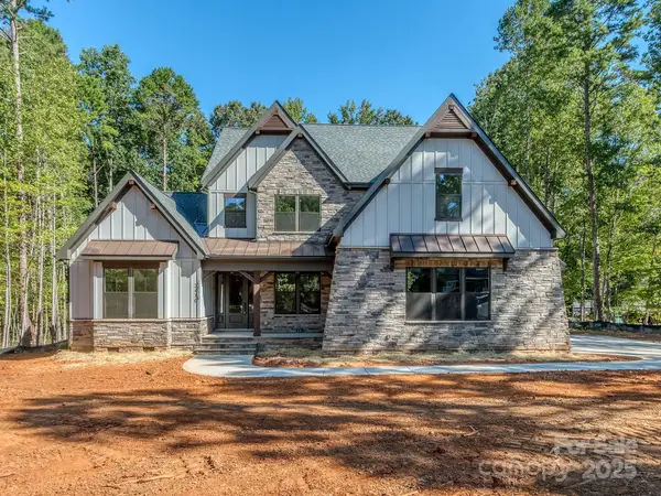 2410 Cherrywood Lane, Matthews, NC 28104