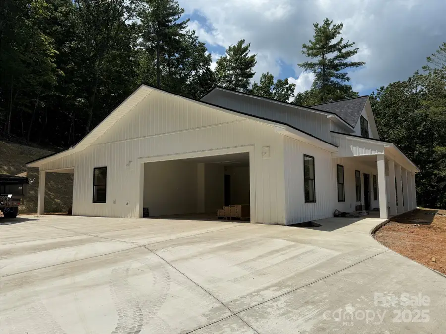 1721 Songbird Court Se, Lenoir, NC 28645 - Image #2