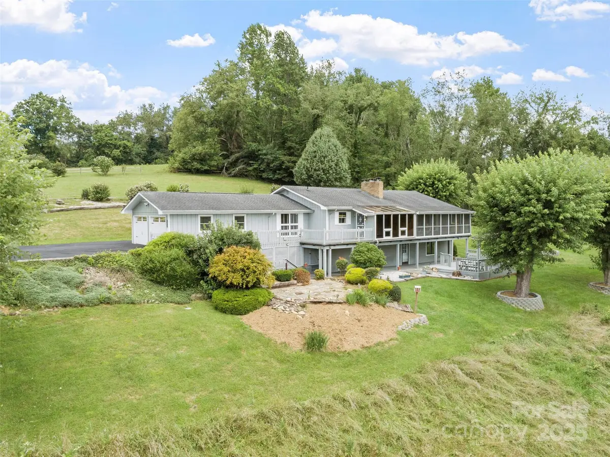 220 Grand View Lane, Burnsville, NC 28714 - Image #1