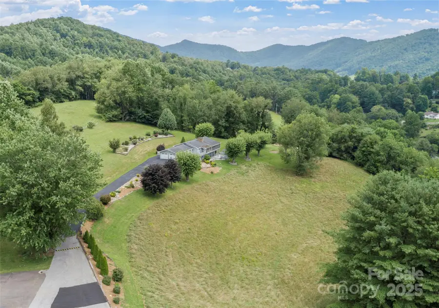 220 Grand View Lane, Burnsville, NC 28714 - Image #3