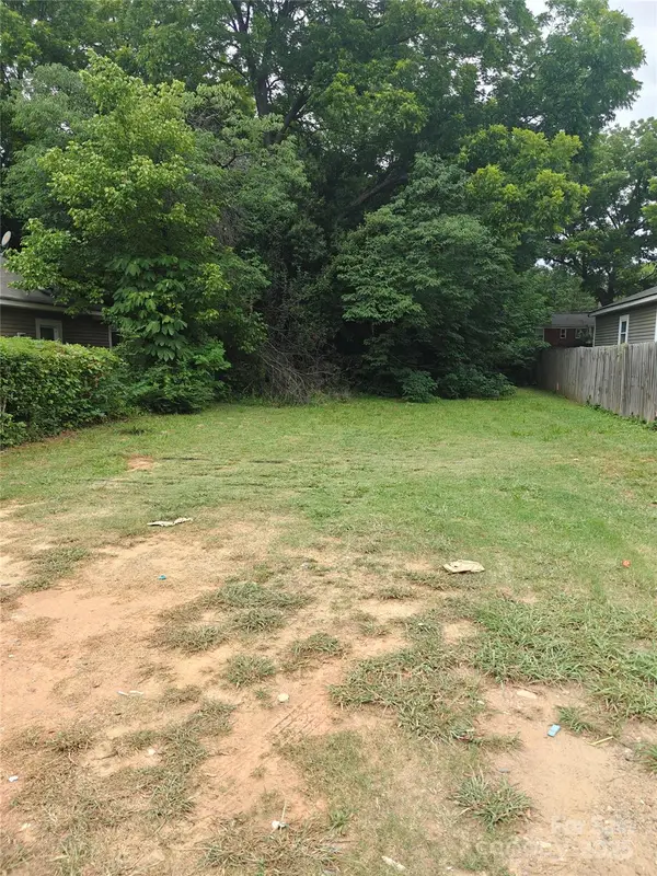 2412 Dundeen Street, Charlotte, NC 28216