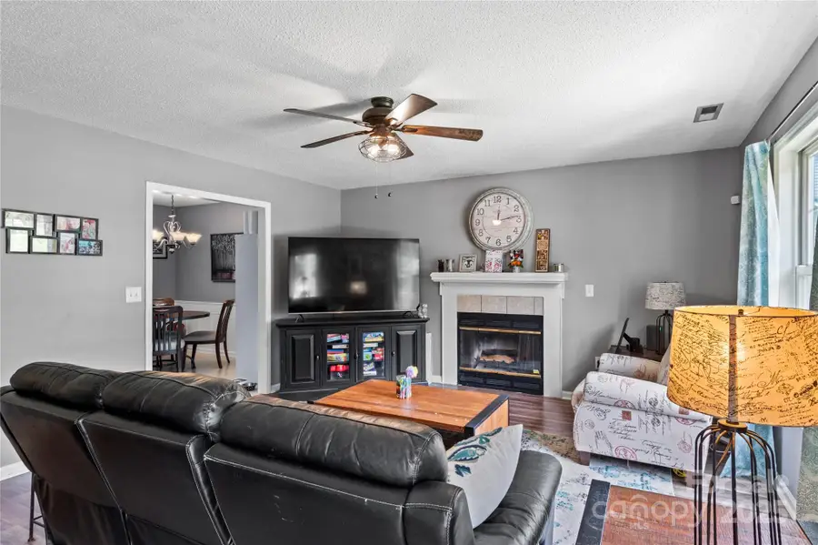 5027 Heidelbury Court, Winston Salem, NC 27106 - Image #3