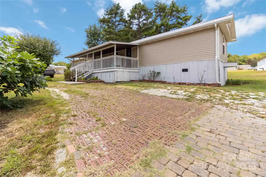 106 Cloverleaf Drive, Clover, SC 29710 - Image #2