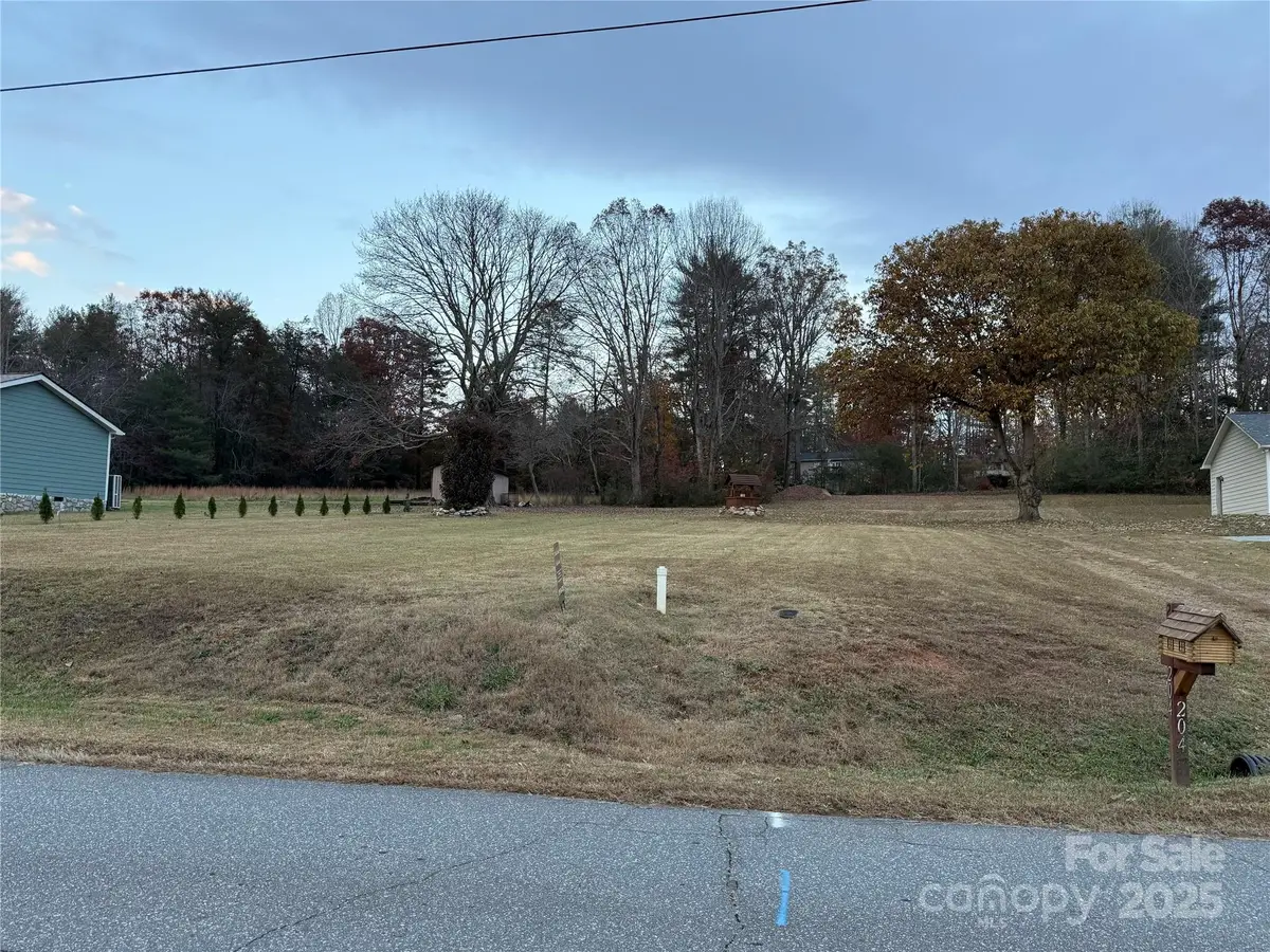 204 Vfw Road, Morganton, NC 28655 - Image #1
