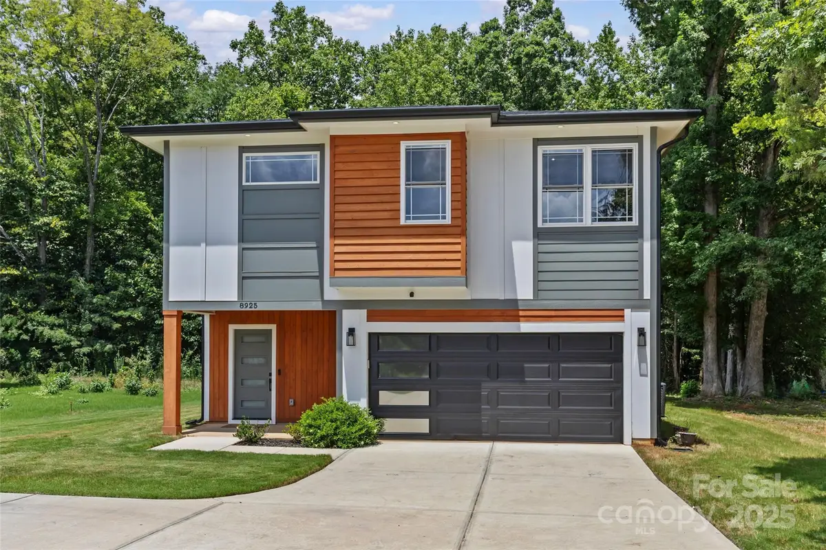 8925 Harrisburg Road, Charlotte, NC 28215 - Image #1
