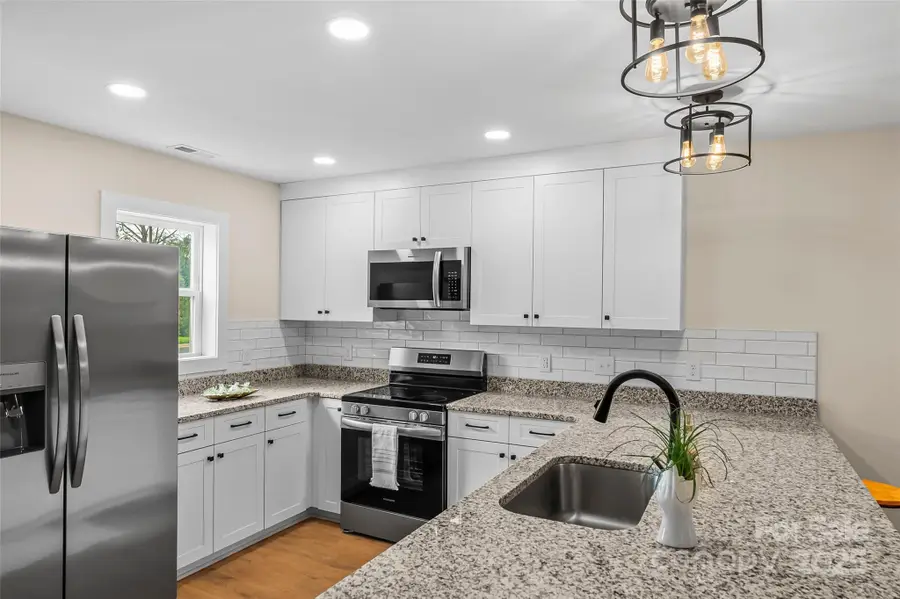 206 Beacon Avenue, Morganton, NC 28655 - Image #2