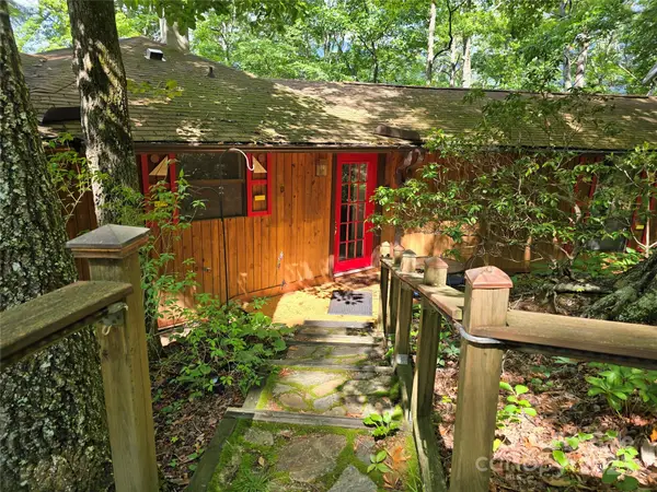 12 White Oak Trail, Black Mountain, NC 28711