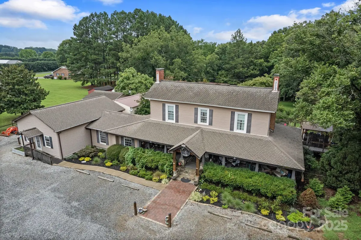 1307 Oakridge Farm Highway, Mooresville, NC 28115 - Image #1