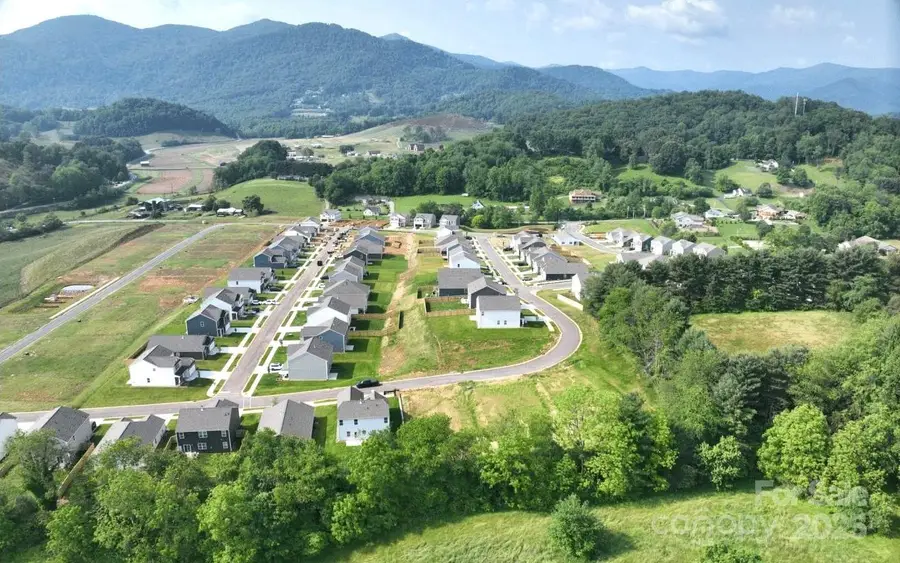 155 Ridgehaven Drive, Waynesville, NC 28786 - Image #2