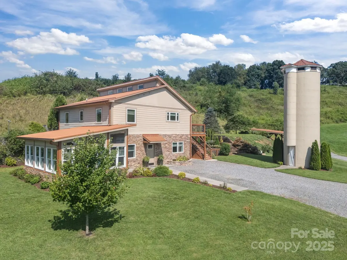 593 Buck Ridge Road, Waynesville, NC 28785 - #1