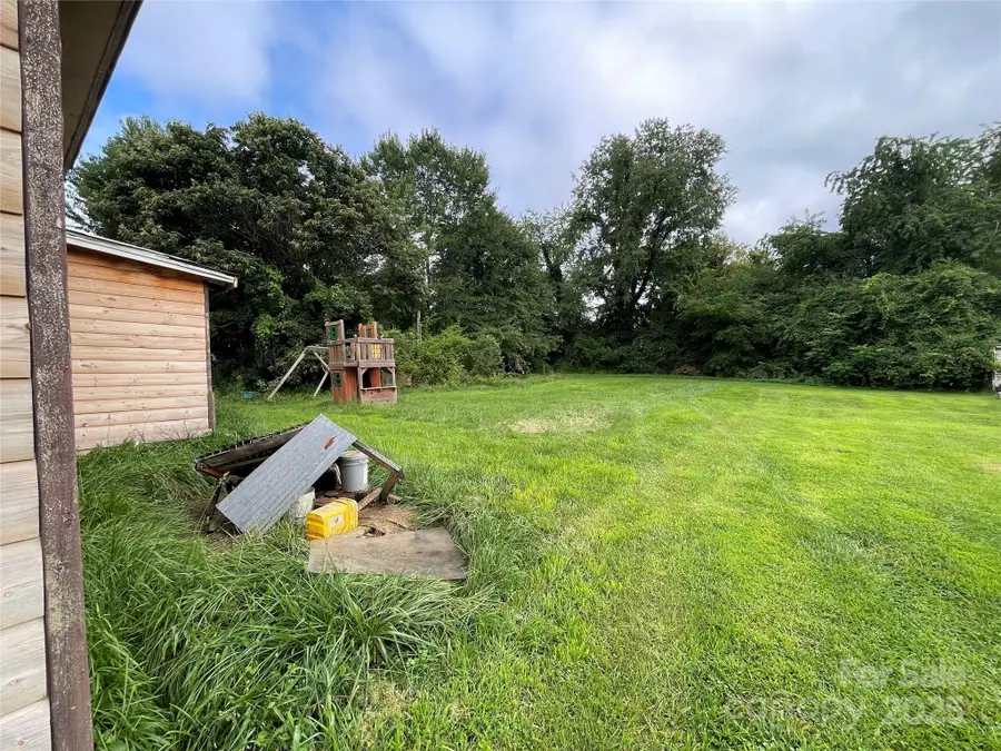 49 Robinson Street, Waynesville, NC 28786 - Image #3