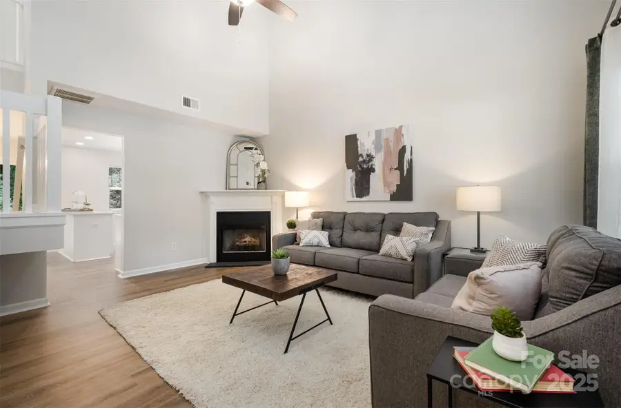 10231 Reindeer Way Lane, Charlotte, NC 28216 - Image #3