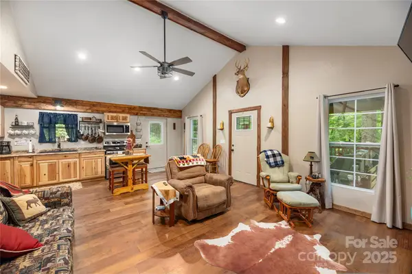 95 Robin Hood Lane, Maggie Valley, NC 28751