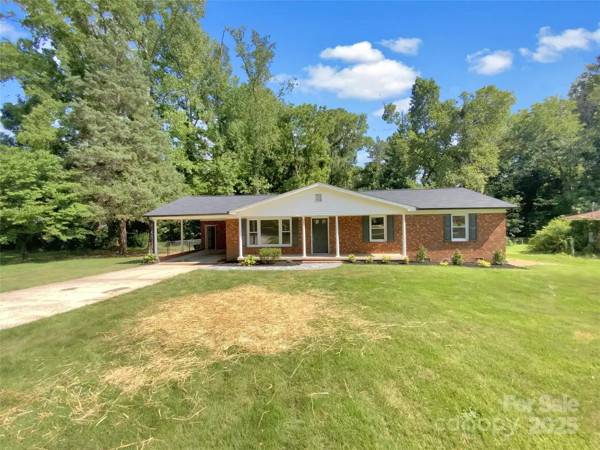 301 Briarcliff Drive, Kannapolis, NC 28081 - Image #1