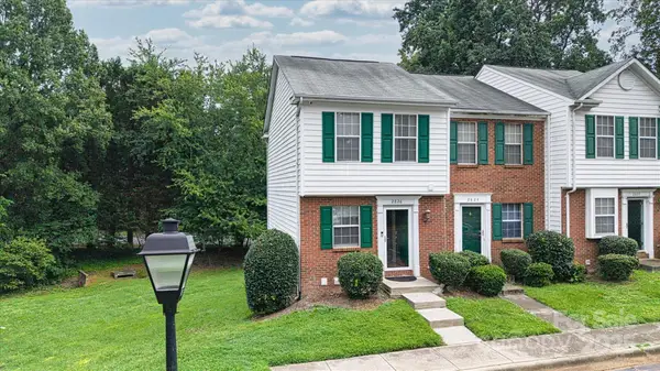 2826 Hosta Drive, Charlotte, NC 28269