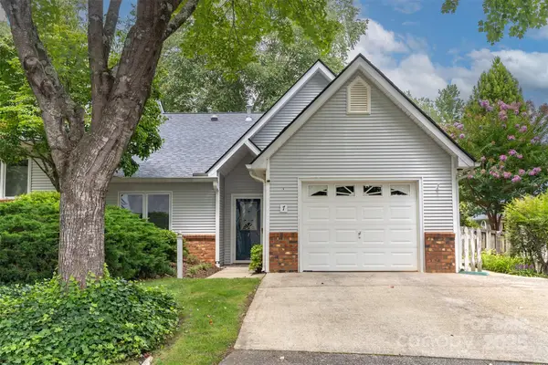 7 Silver Place, Black Mountain, NC 28711