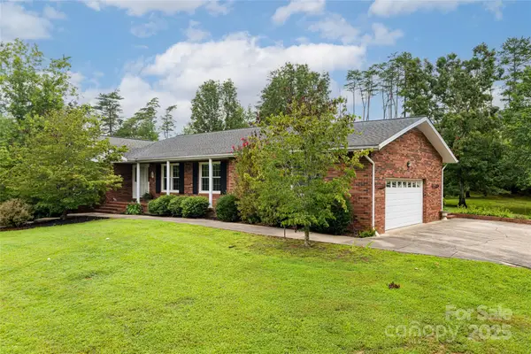 15 Lackey Lane, Asheville, NC 28804