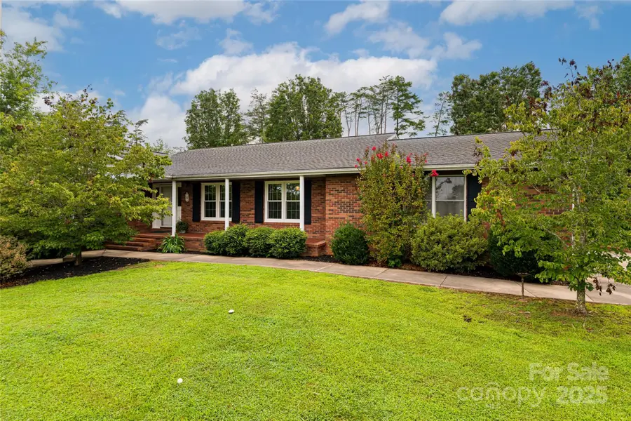 15 Lackey Lane, Asheville, NC 28804 - Image #3