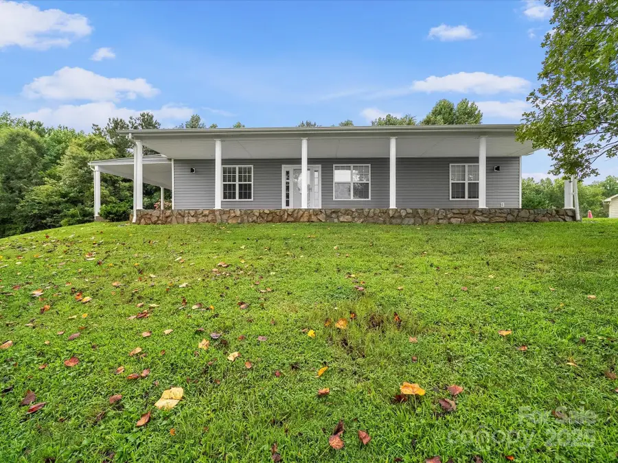 1585 Nathanial Street, Newton, NC 28658 - Image #2