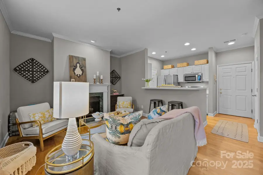 416 Queens Road #19, Charlotte, NC 28207 - Image #2