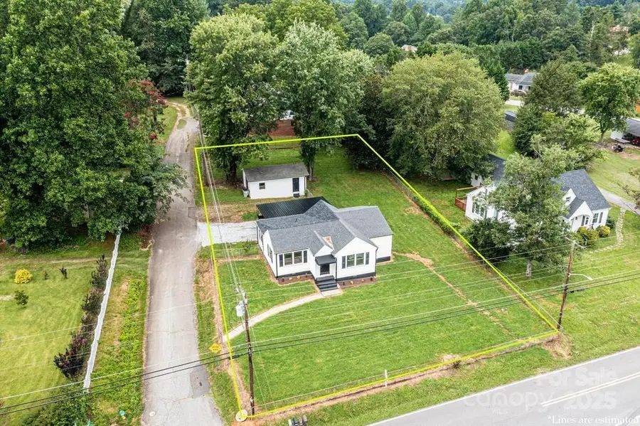 1105 Wildwood Road Ne, Lenoir, NC 28645 - Image #2